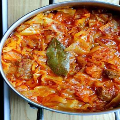 Lakra me Mish Cabbage and Meat Stew